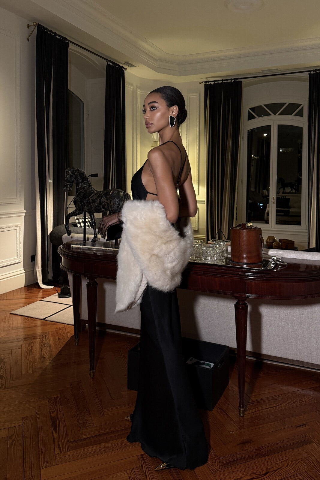 BLACK LONG DRESS WITH BACK EMBELLISHMENT